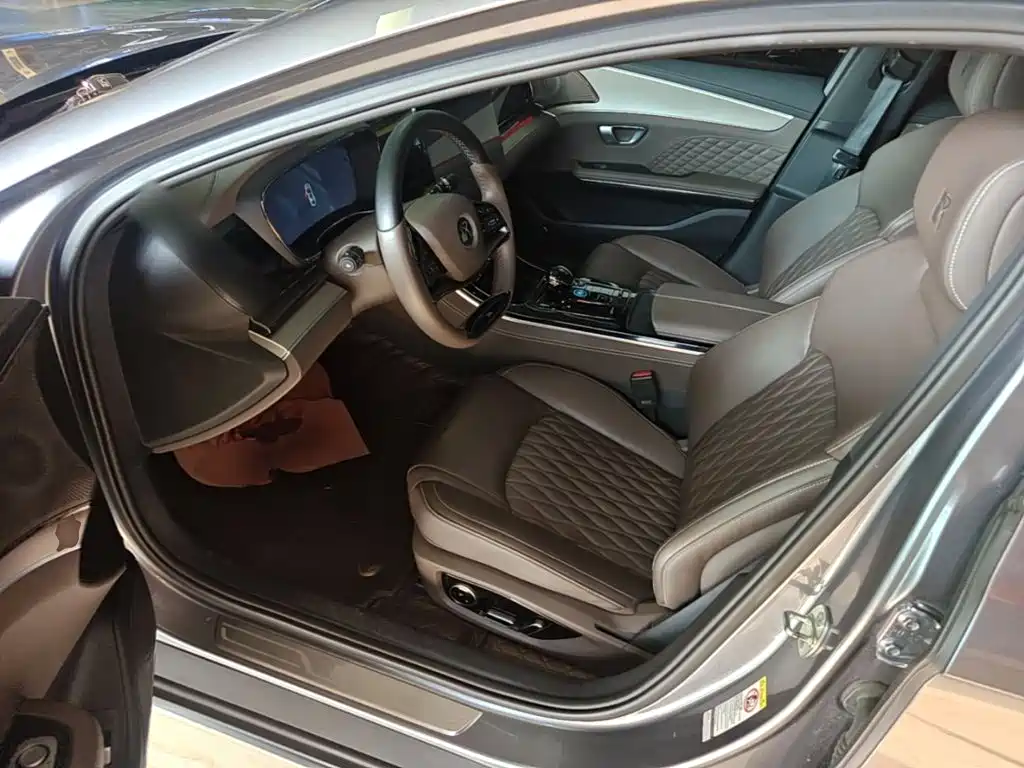 BYD Han — миниатюра 16
