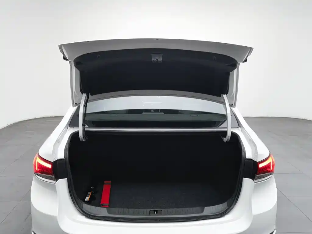 Buick Excelle — миниатюра 16