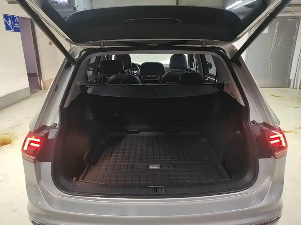 Volkswagen Tiguan L — миниатюра 19
