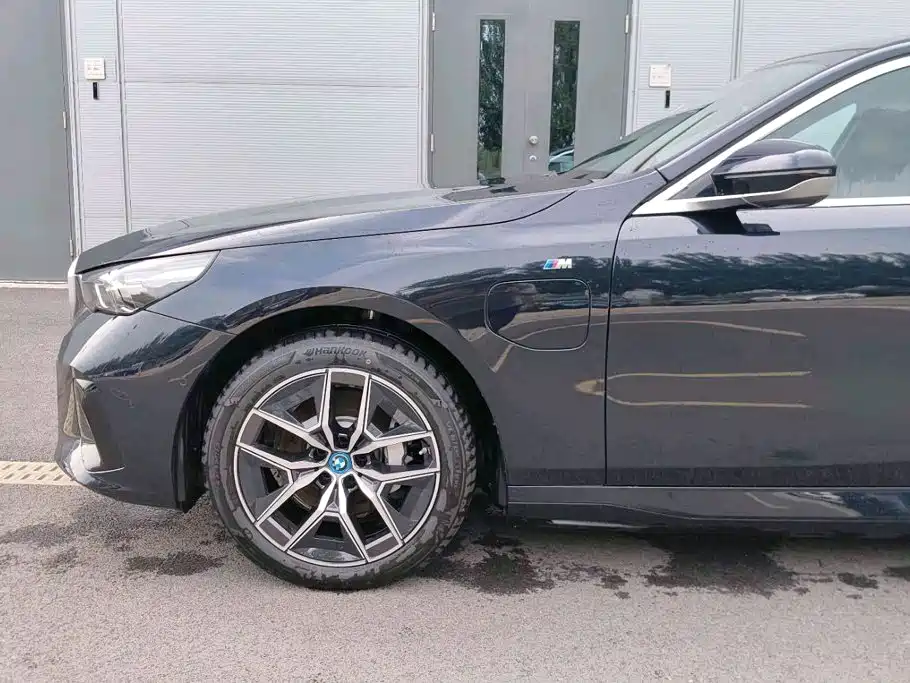 BMW i5 — миниатюра 6