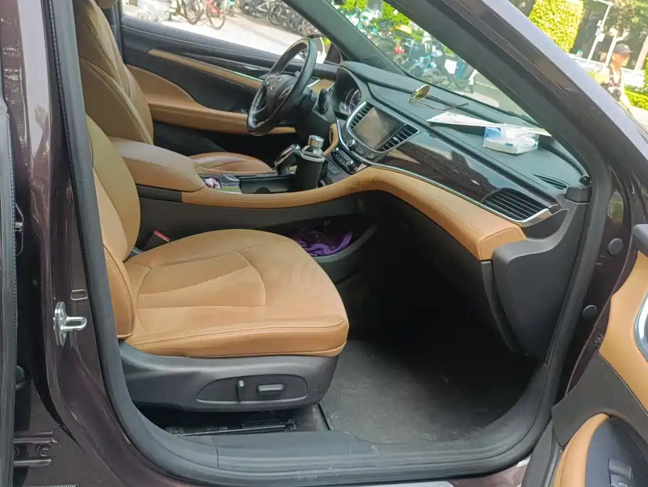 Buick LaCrosse — миниатюра 8