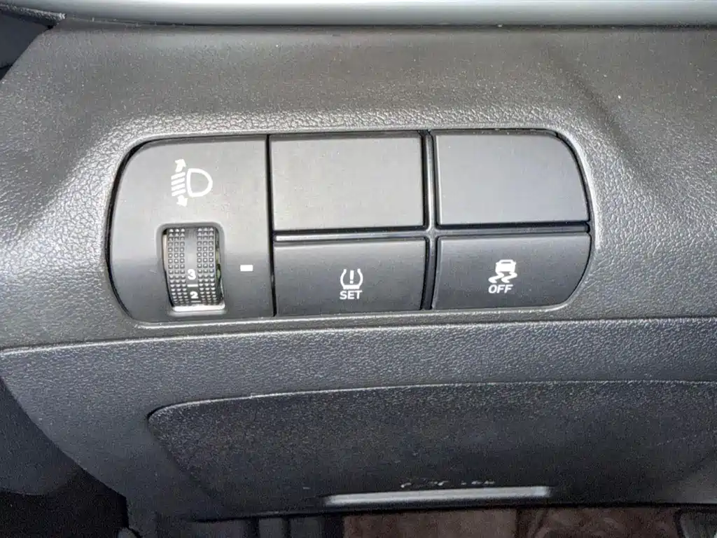 Hyundai Elantra — миниатюра 13