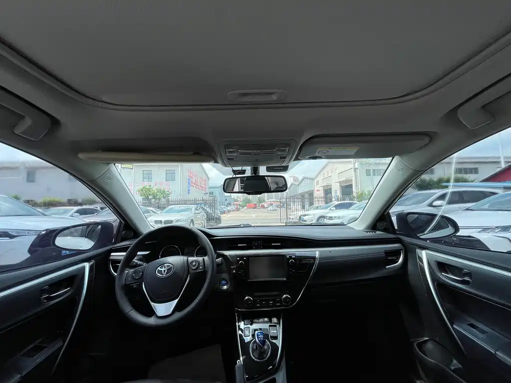 Toyota Corolla 2016 1.8L E-CVT Luxury