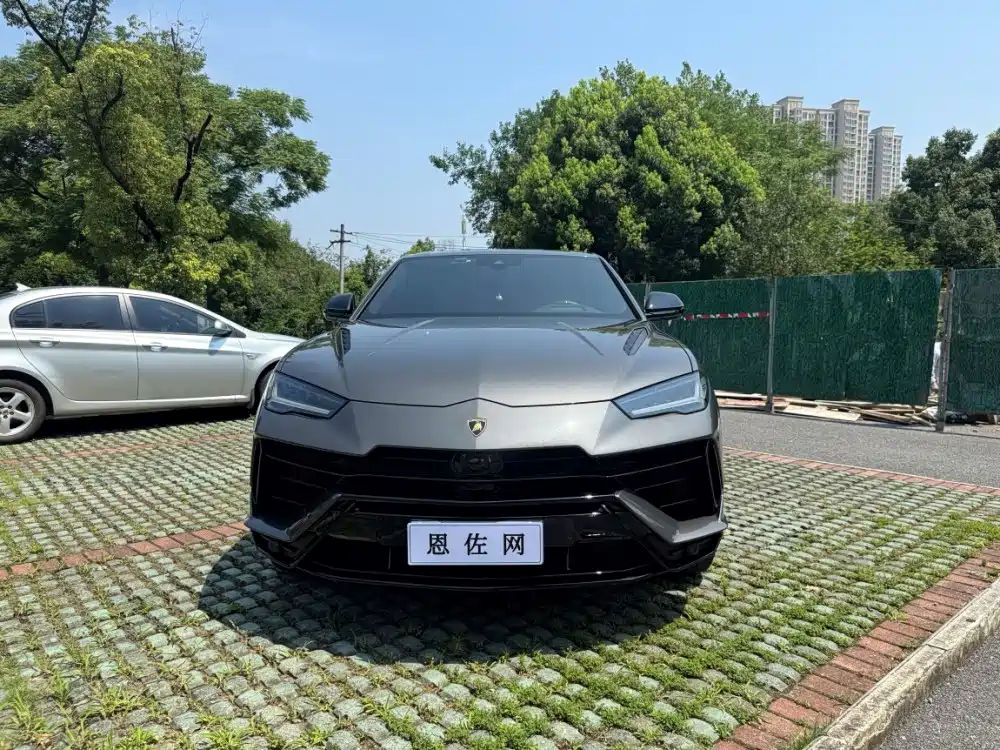 Lamborghini Urus — миниатюра 3