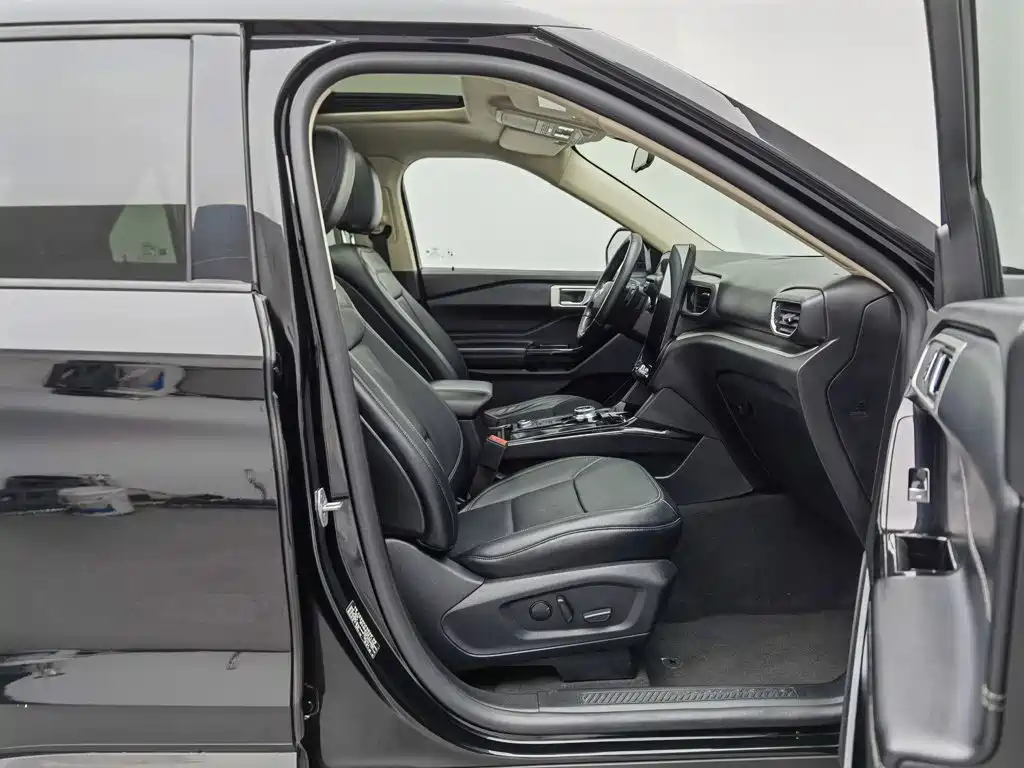 Ford Explorer — миниатюра 23