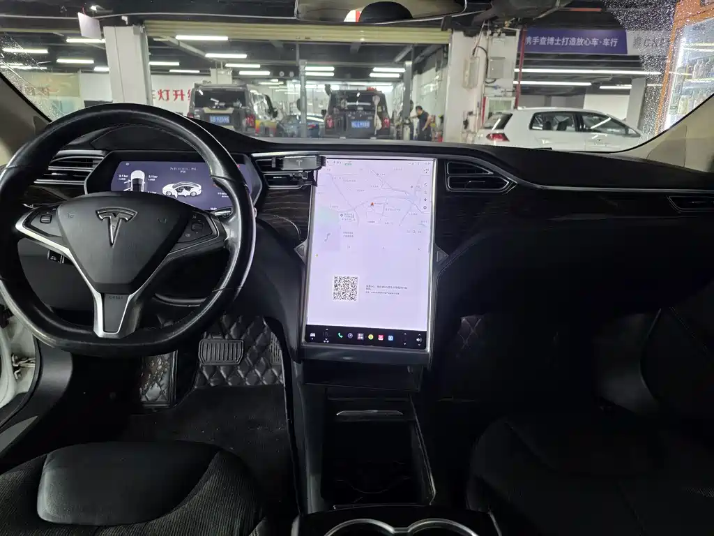 Tesla Model S — миниатюра 5