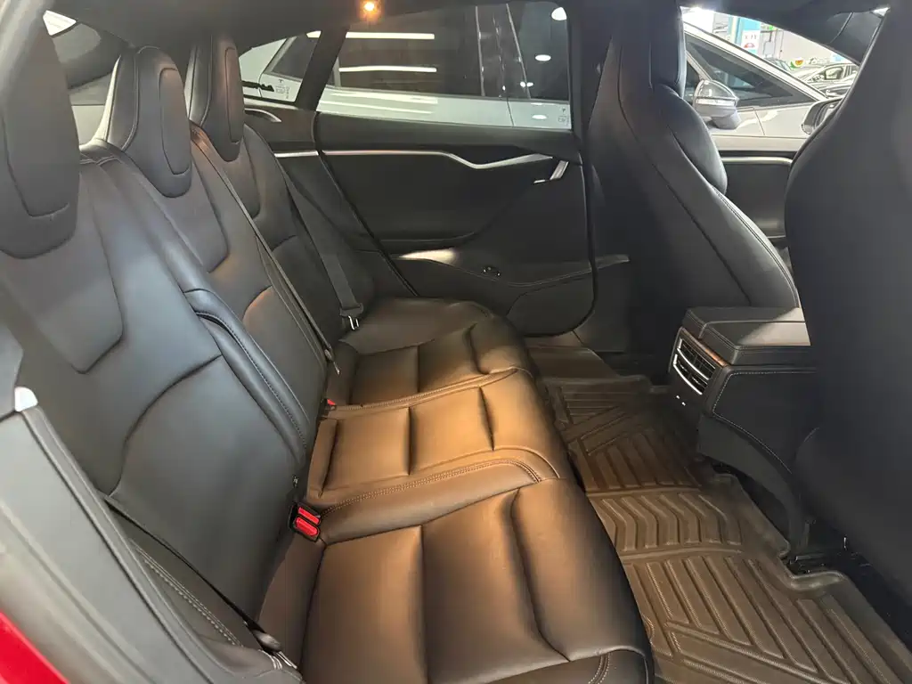 Tesla Model S — миниатюра 7