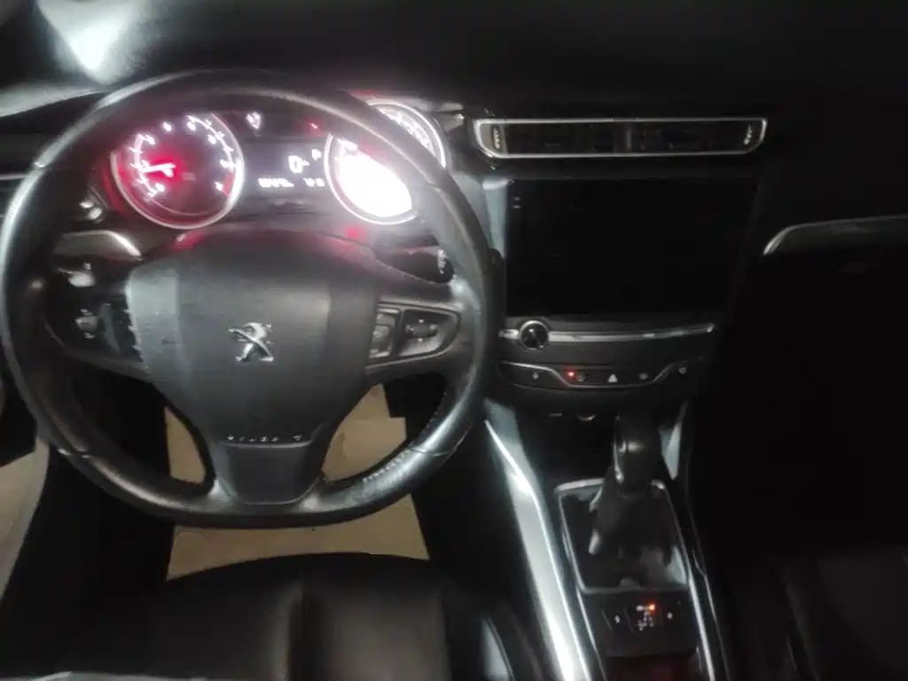 Peugeot 408 — миниатюра 10