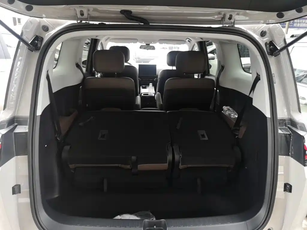 Wuling Xingguang 730 New Energy — миниатюра 19