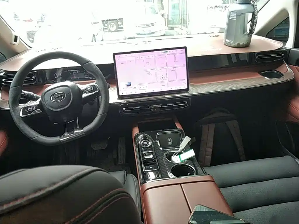 GAC Motor 传祺E8 PHEV — миниатюра 10