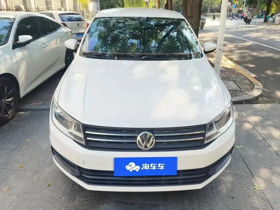 Volkswagen Santana — миниатюра 2