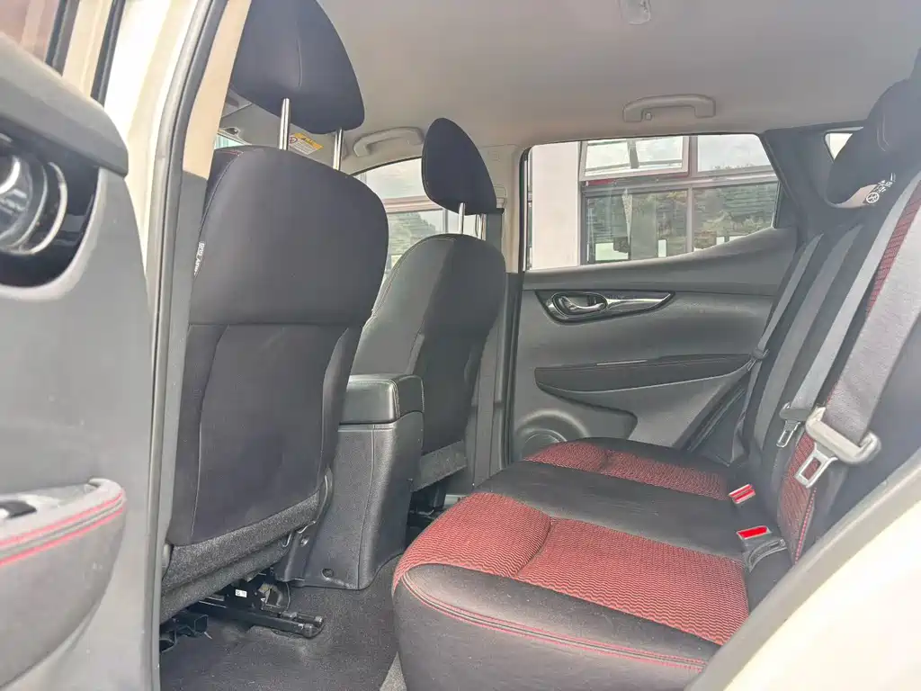 Nissan Qashqai — миниатюра 5