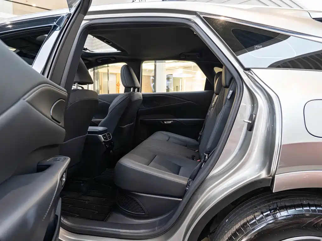 Lexus RX — миниатюра 10