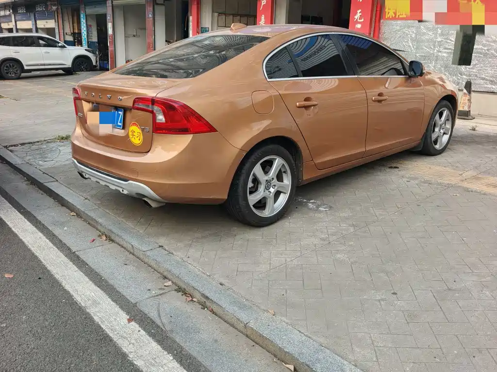 Volvo S60 (Import) — миниатюра 4