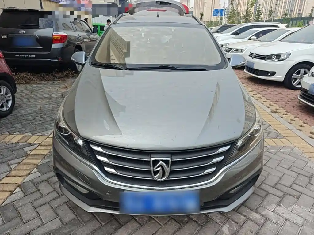 Baojun 310W — миниатюра 3