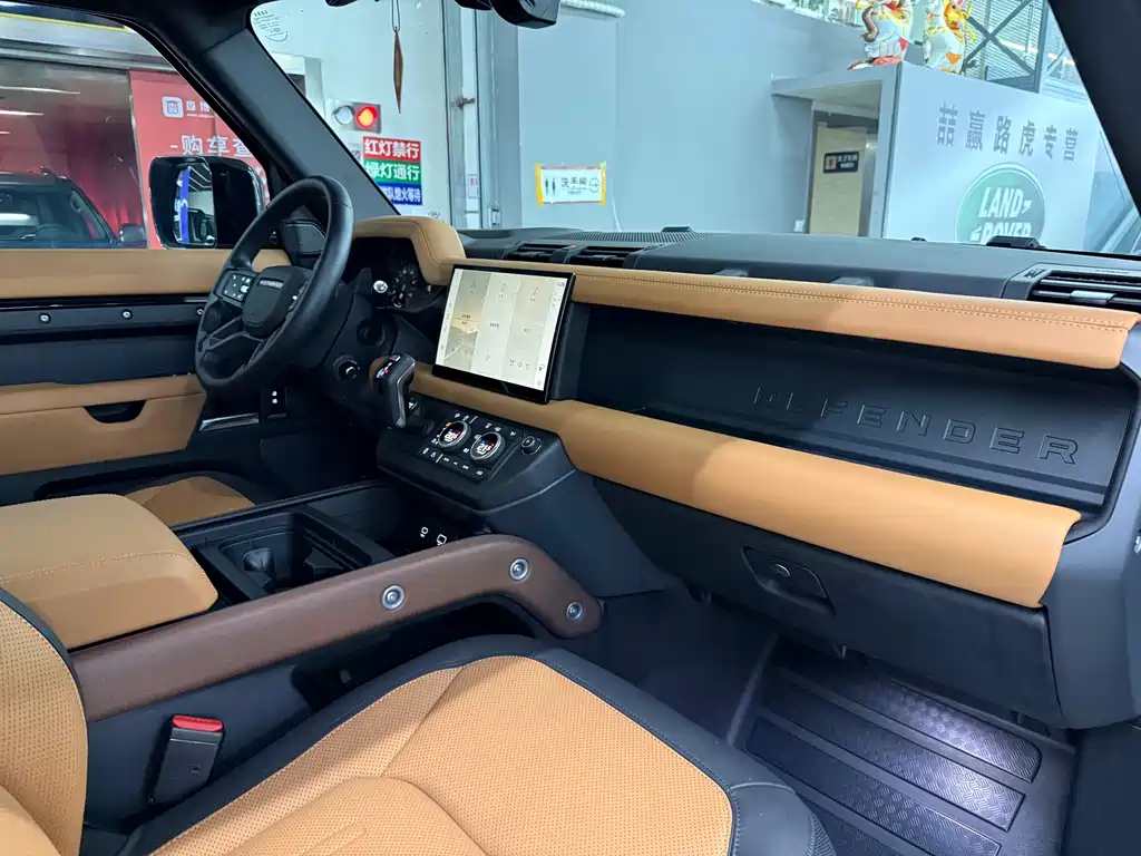 Land Rover Defender — миниатюра 8
