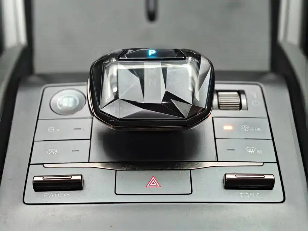 BYD Qin L — миниатюра 10