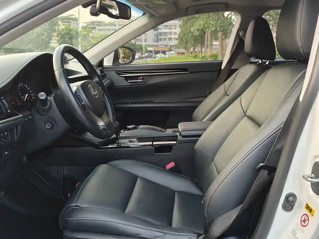 Lexus ES — миниатюра 14