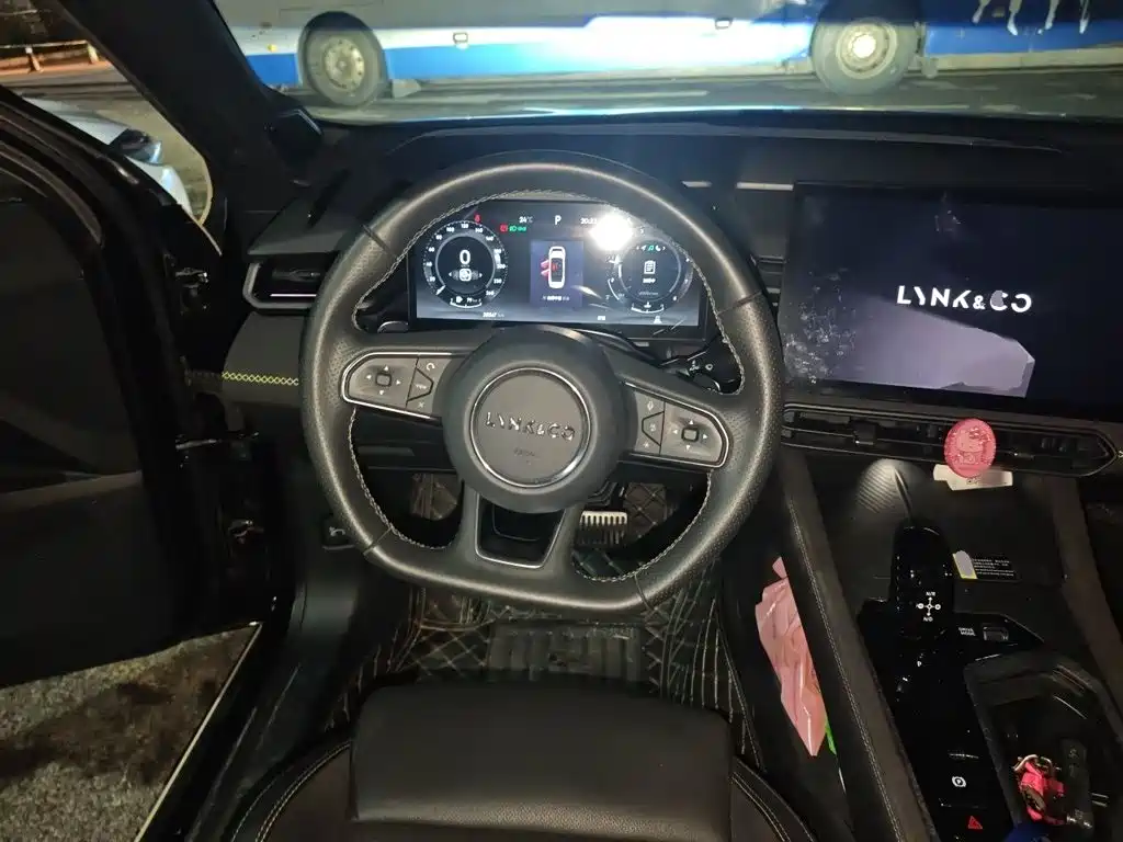 Lynk & Co 03 — миниатюра 3