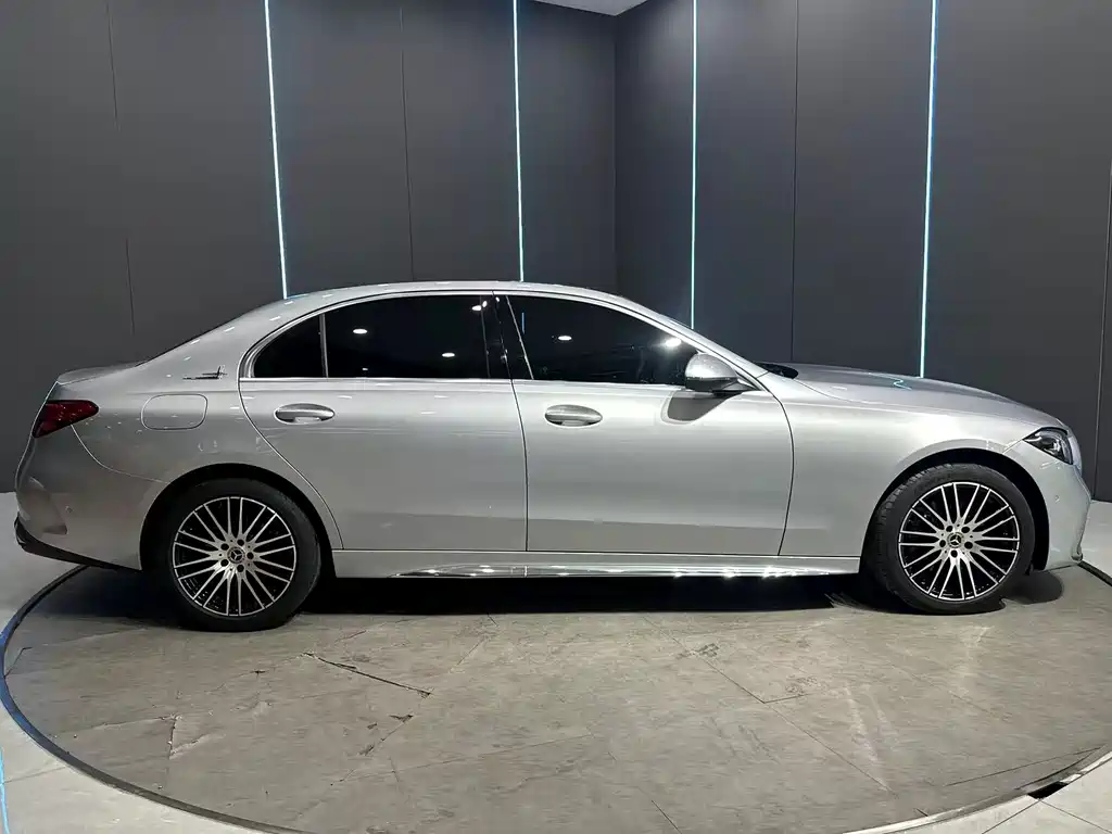 Mercedes-Benz C-Class — миниатюра 5