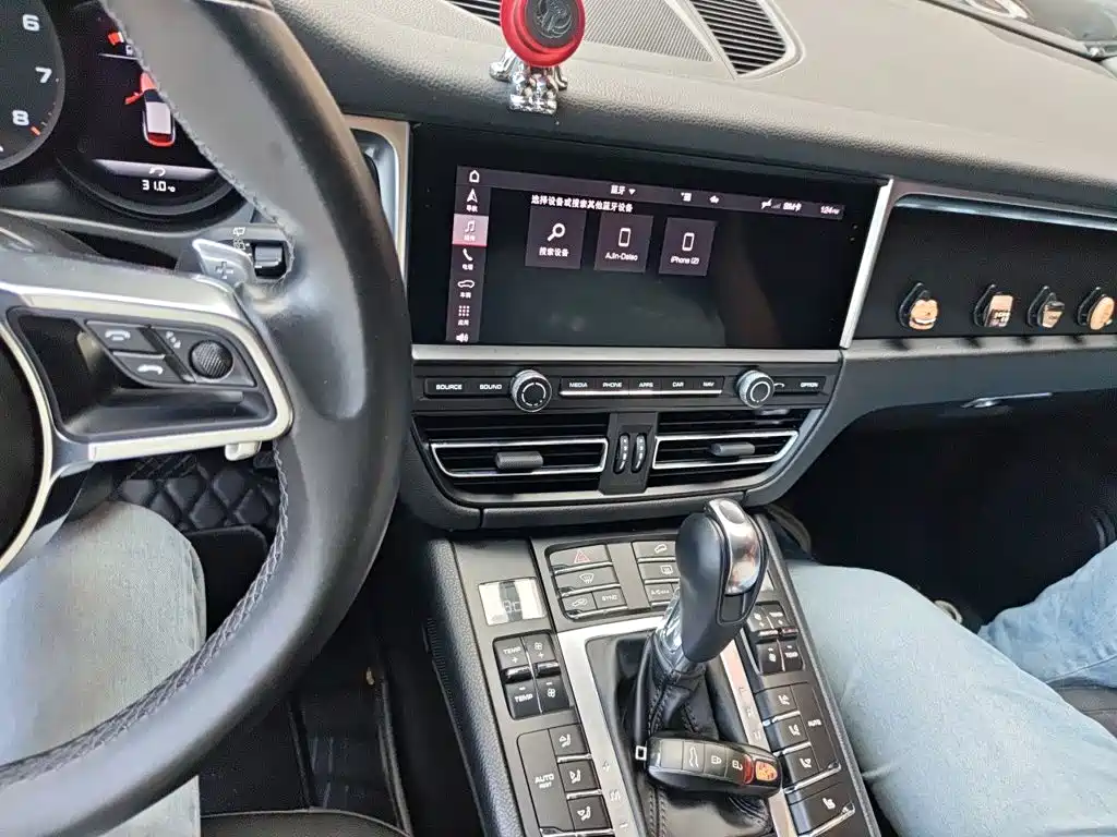 Porsche Macan — миниатюра 14
