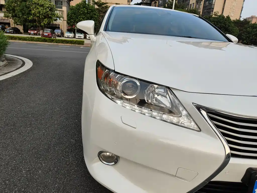Lexus ES — миниатюра 18