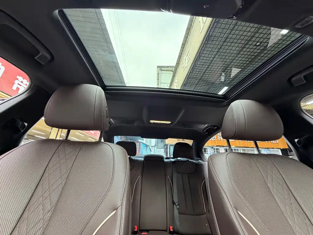 BMW 5 Series — миниатюра 27