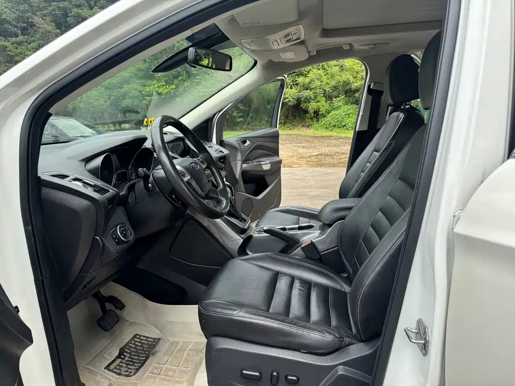 Ford Kuga — миниатюра 7