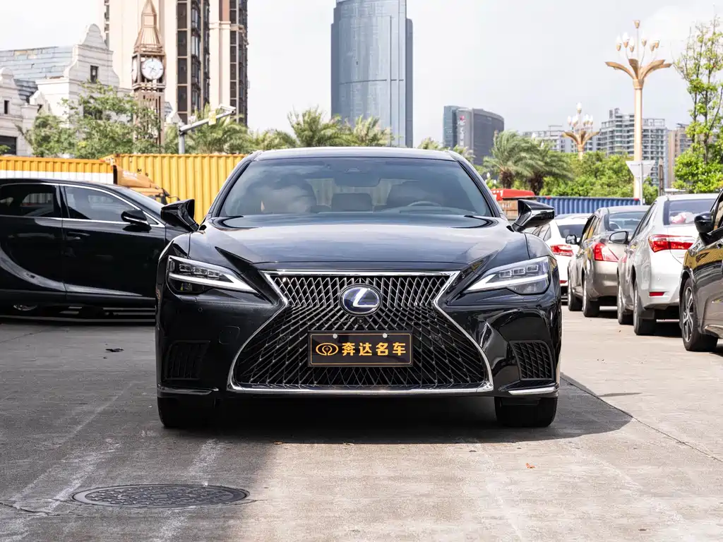Lexus LS — миниатюра 2