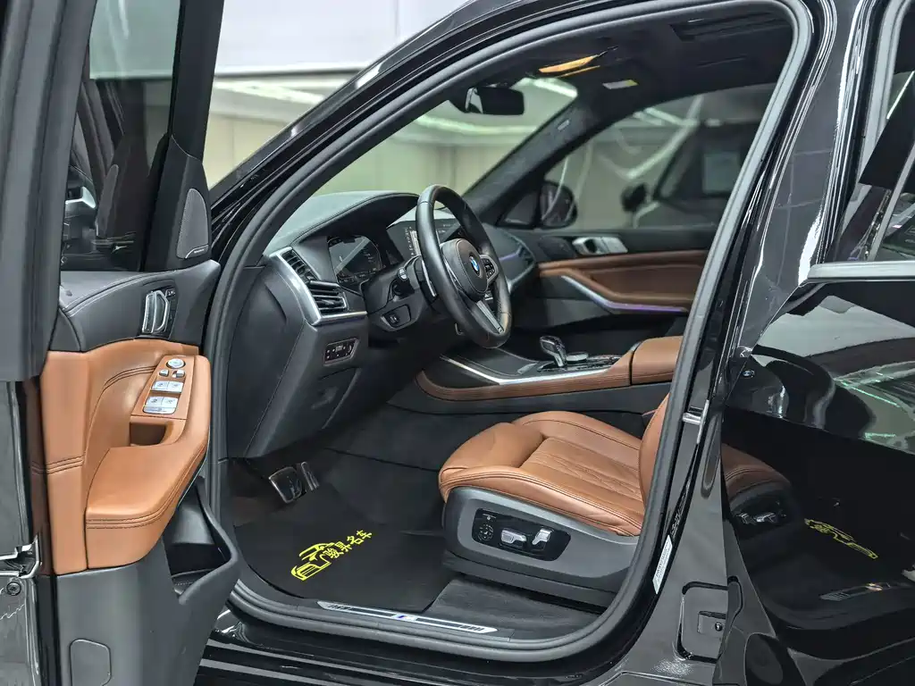 BMW X7 — миниатюра 10