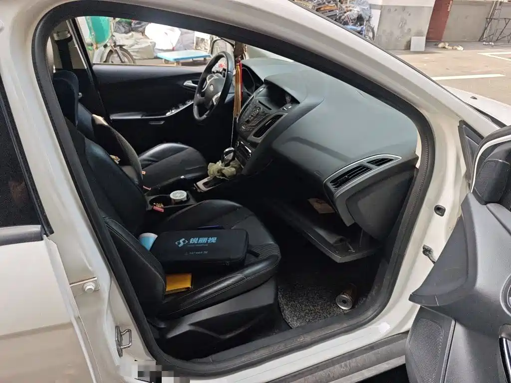 Ford Focus — миниатюра 19