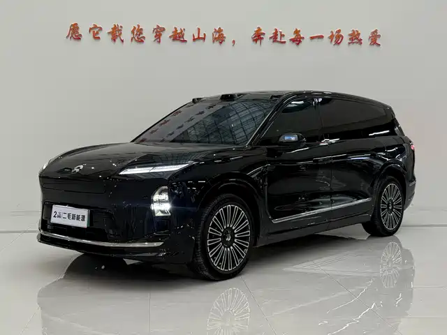 2025 Nio ES8