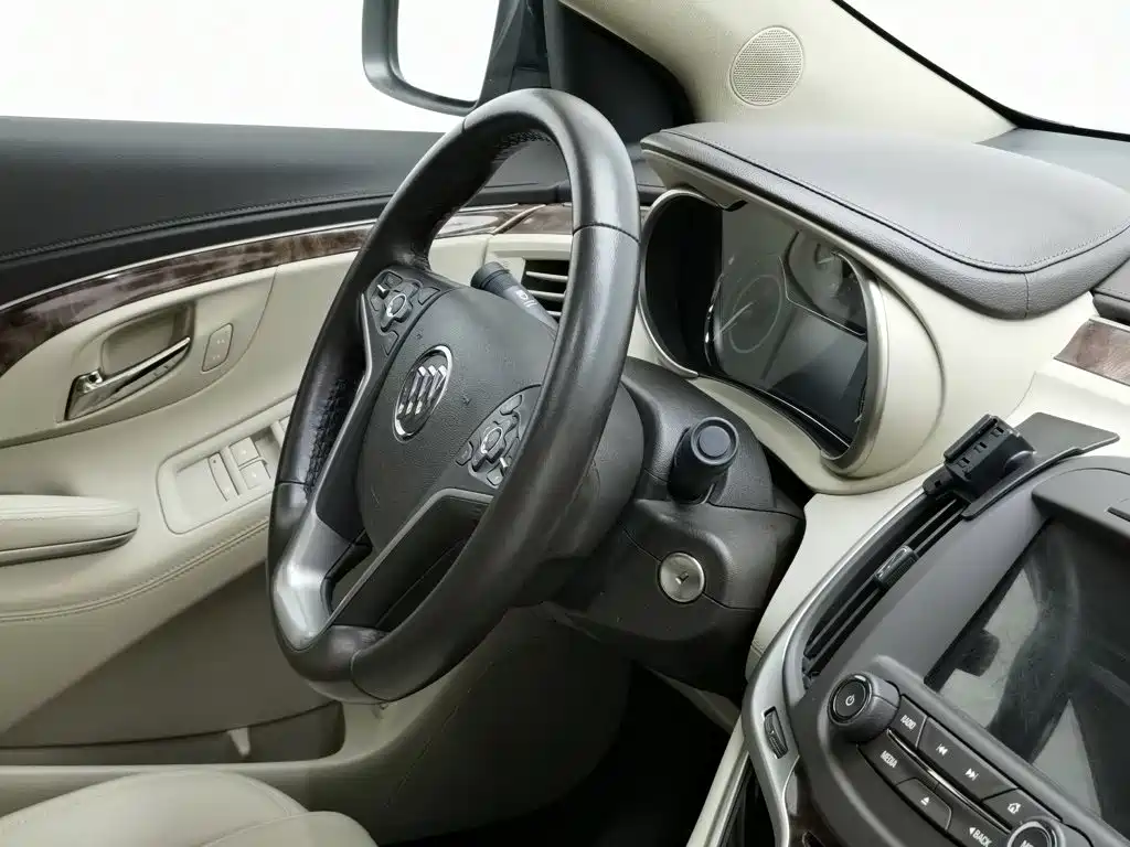 Buick LaCrosse — миниатюра 22