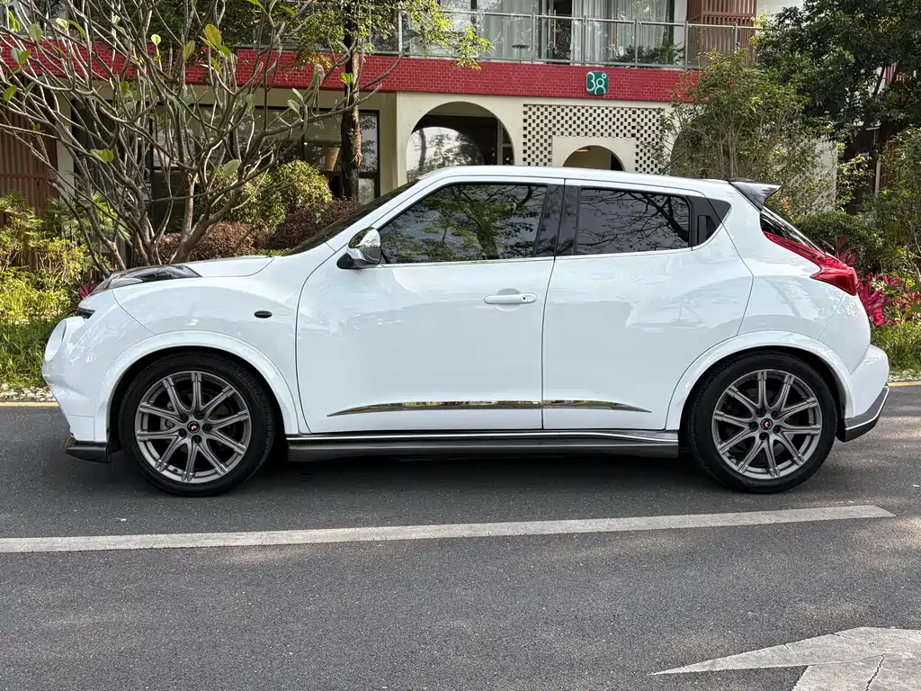 Infiniti ESQ — миниатюра 3