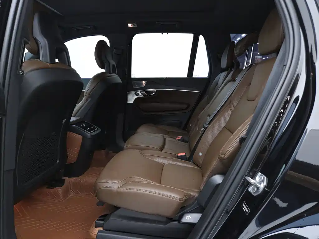 Volvo XC90 — миниатюра 9