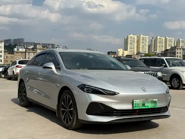 2025 Roewe D7 DMH