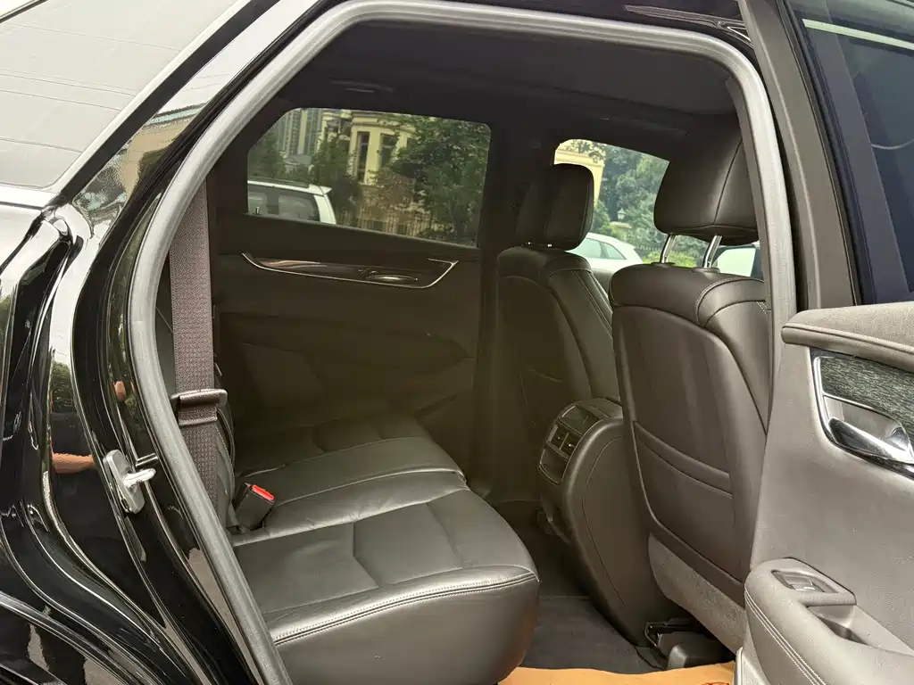 Cadillac XT5 — миниатюра 13