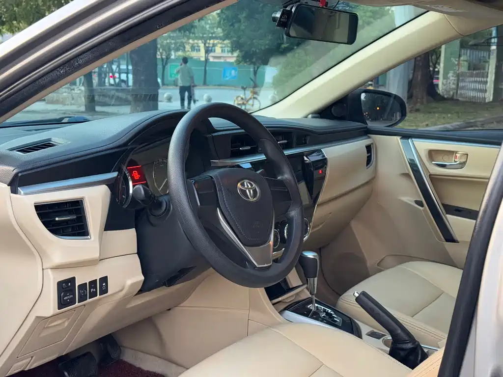 Toyota Corolla — миниатюра 8