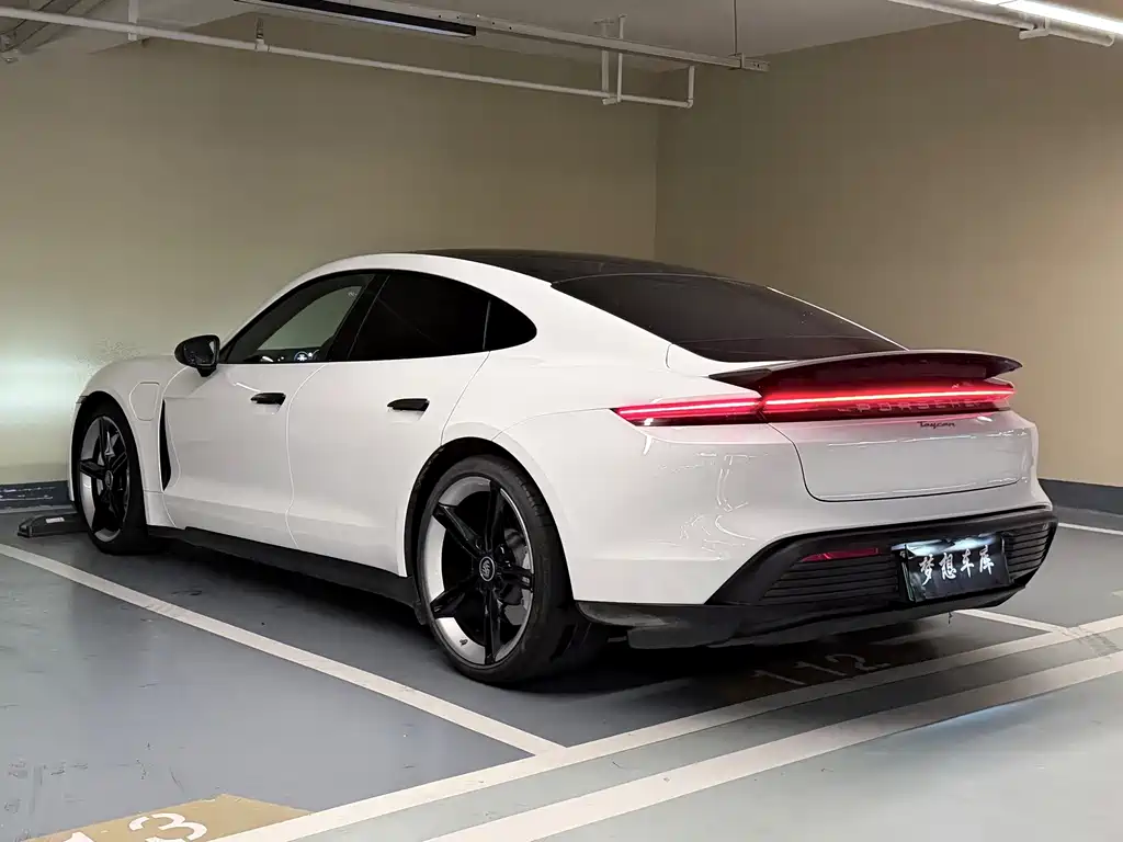 Porsche Taycan — миниатюра 8