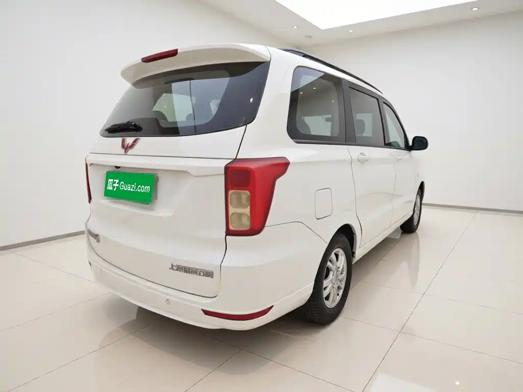 Wuling Hongguang — миниатюра 4