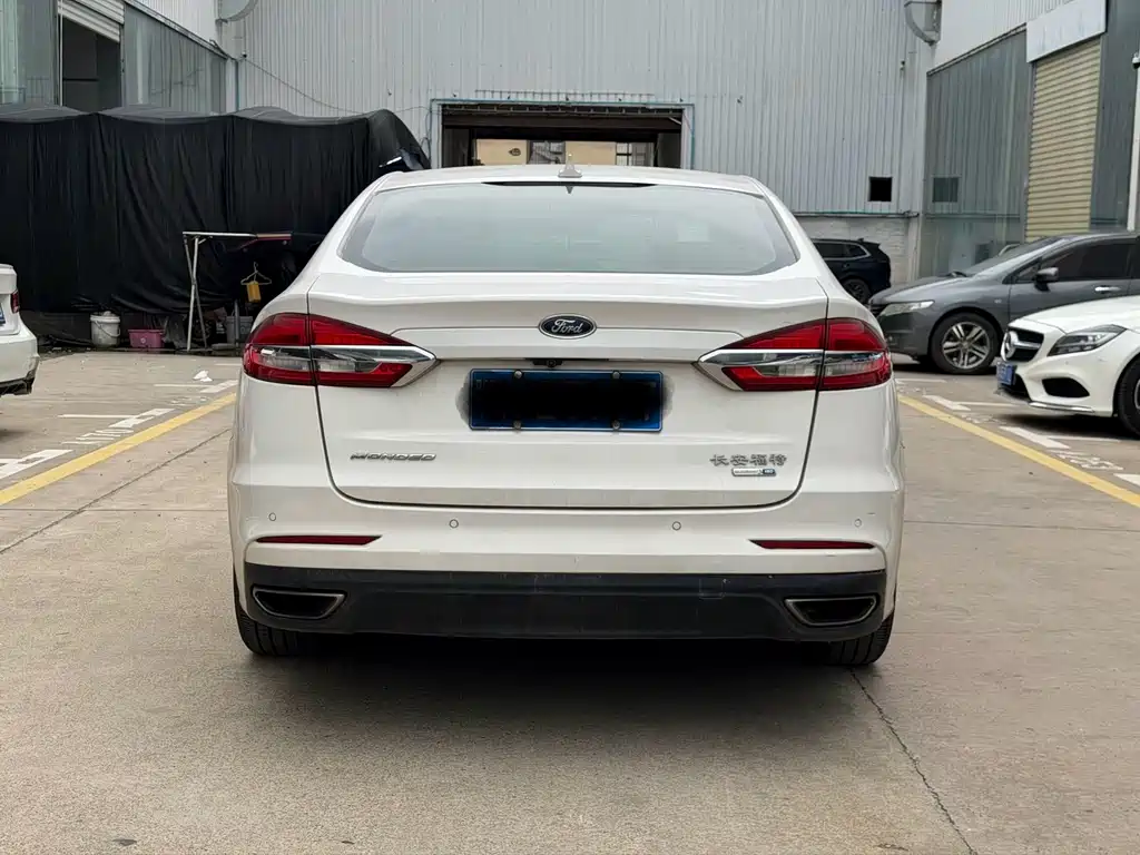 Ford Mondeo — миниатюра 8