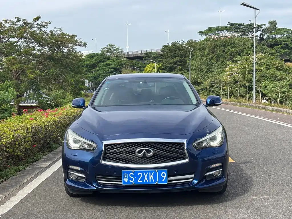 INFINITI Q50L