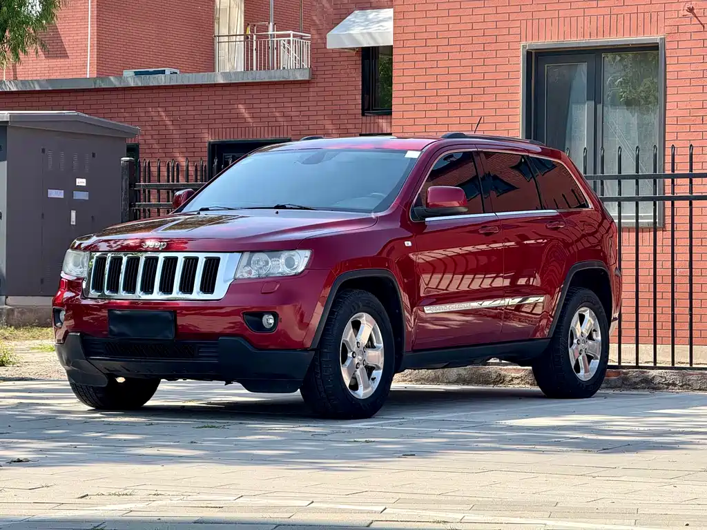 Jeep Grand Cherokee (Import) 2012