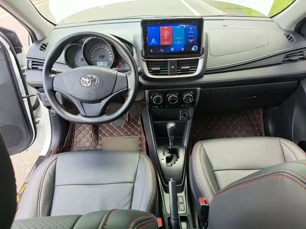 Toyota Yaris L — миниатюра 10