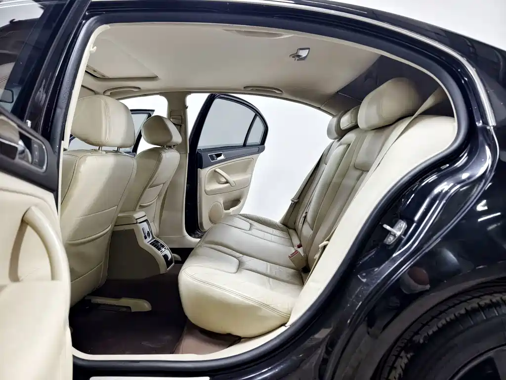 Volkswagen Passat Lingyu — миниатюра 13