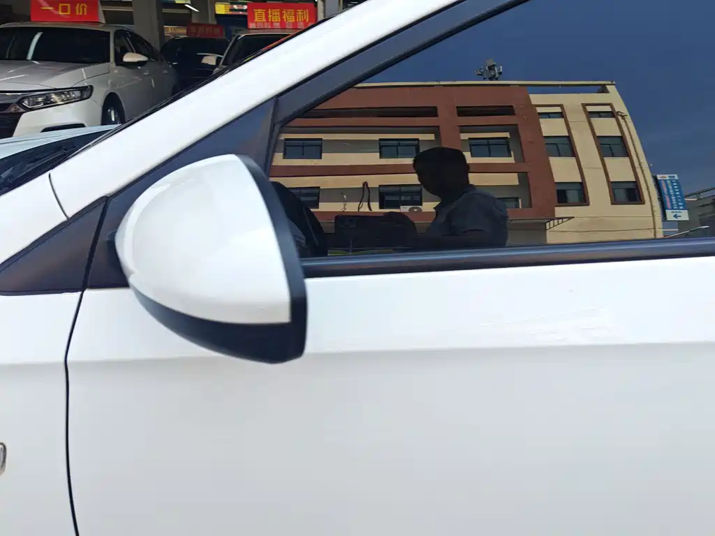 Buick Excelle — миниатюра 15