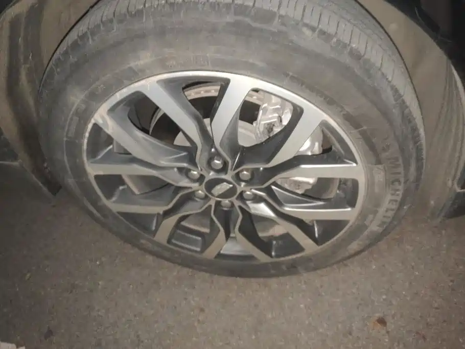 Cadillac XT5 — миниатюра 6