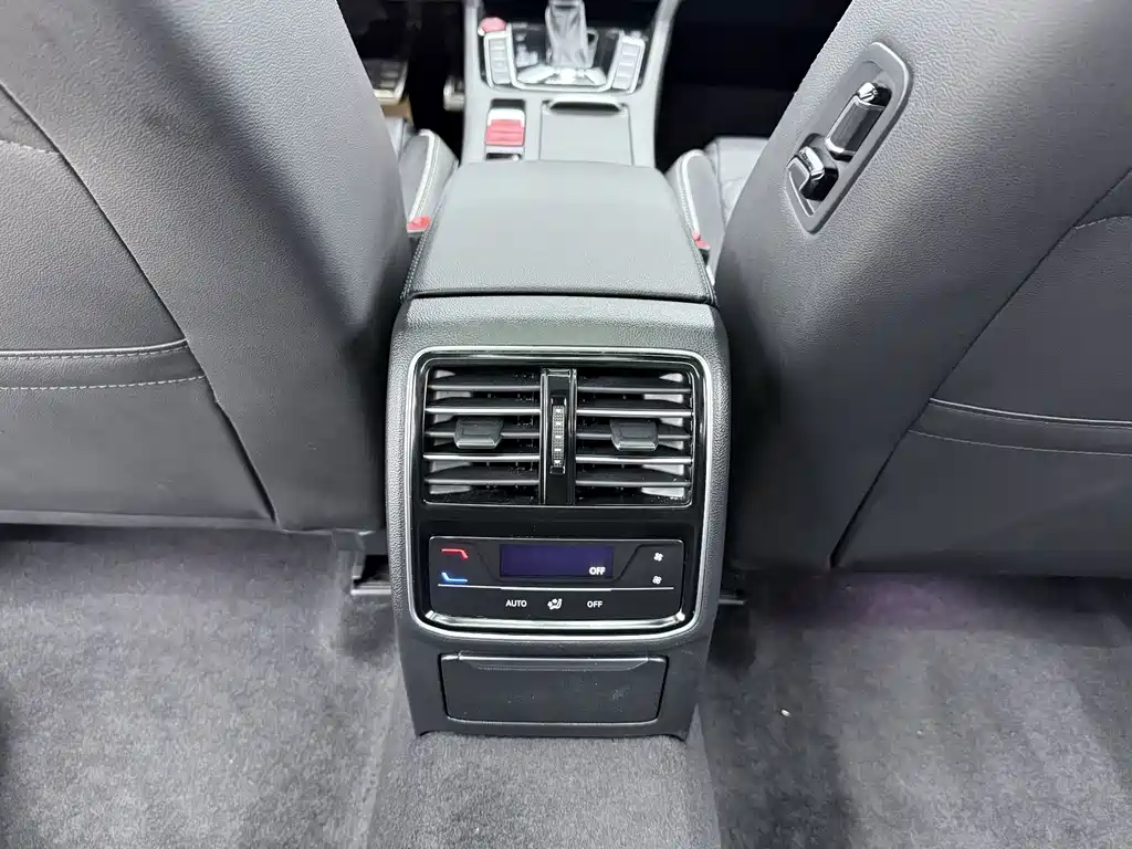 Volkswagen Magotan PHEV — миниатюра 11