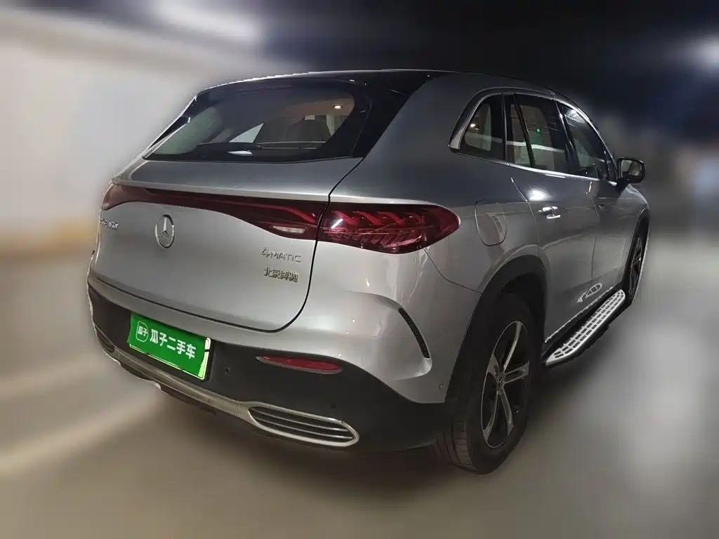 Mercedes-Benz EQE SUV — миниатюра 6