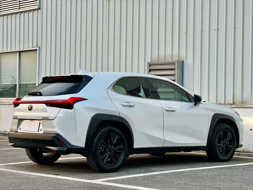 Lexus UX — миниатюра 9